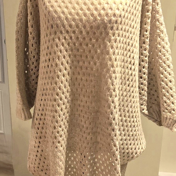 Top - Picture 2 of 4